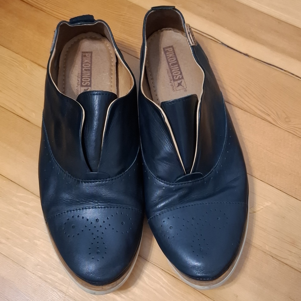 PIKOLINOS sz 39 (US 8.5), calfskin leather, Pyrgos laceless oxford in black